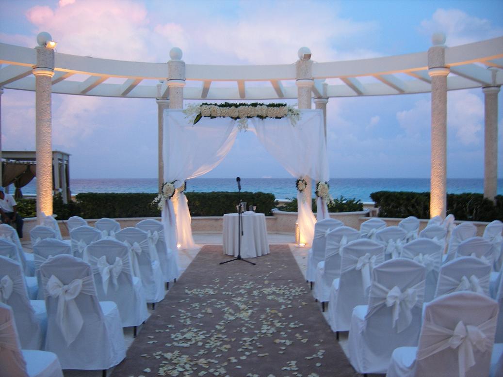 Le Meridien Cancun Wedding Gazebo Ceremony Set Up