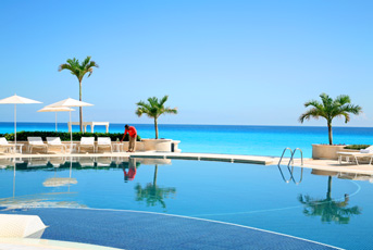 Le Meridien Cancun Pool Area