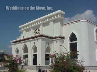 Parish Playa del Carmen, entrance 1